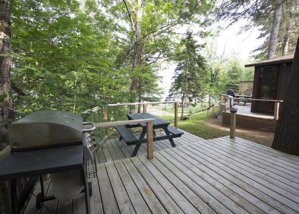 The Pines Cottage Resort Oxtongue Lake Exterior foto