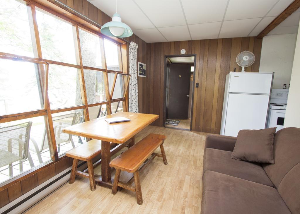 The Pines Cottage Resort Oxtongue Lake Exterior foto
