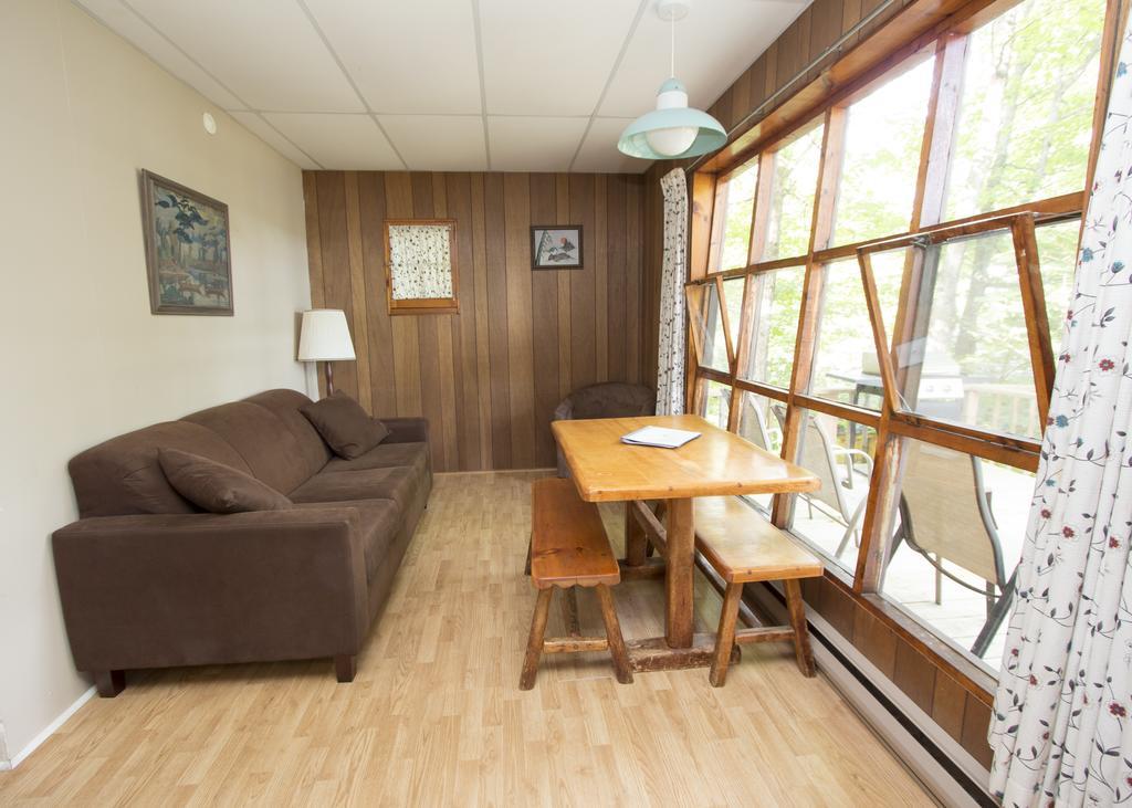 The Pines Cottage Resort Oxtongue Lake Exterior foto